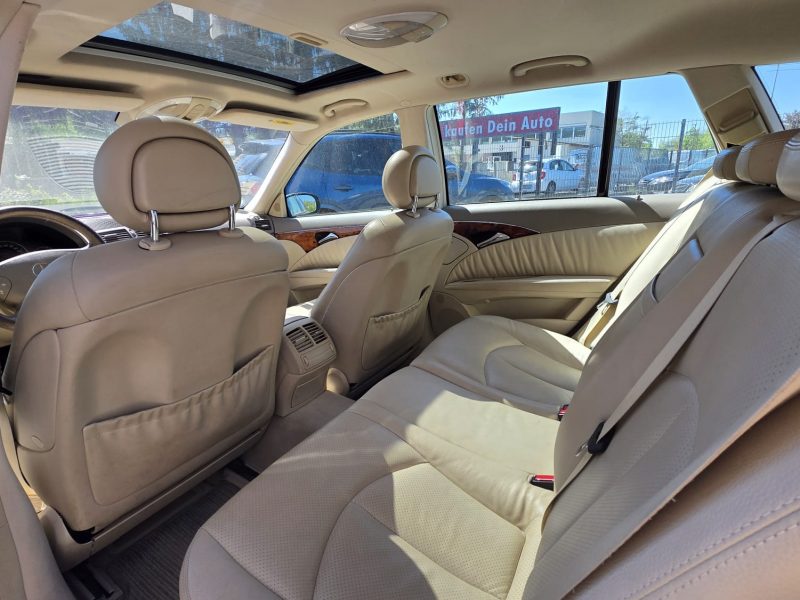 Mercedes-Benz E 220 CDI ELEGANCE*Schiebedach*NAVI*