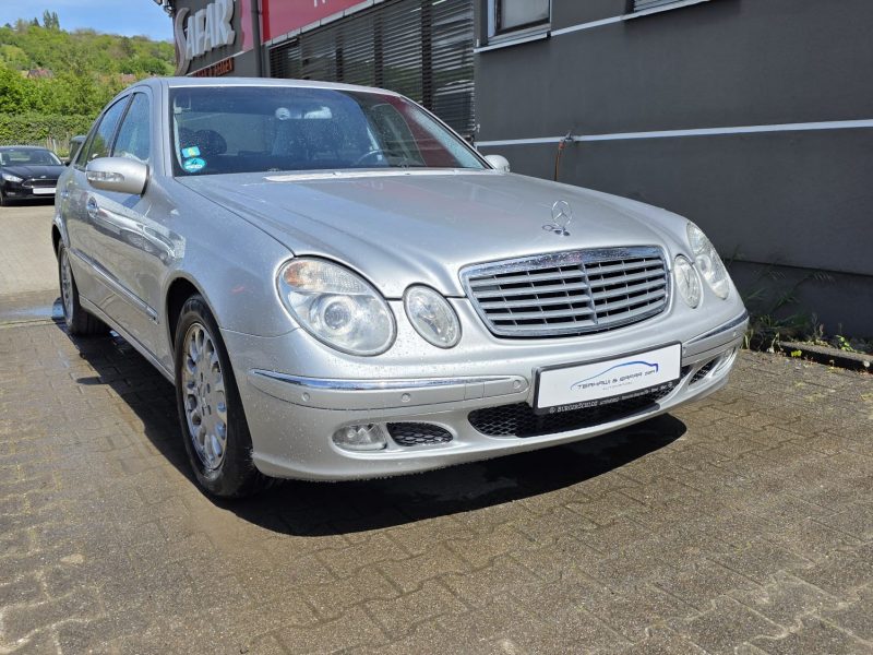 Mercedes-Benz E 240 ELEGANCE*TÜV bis 08.2027*2-Hand*