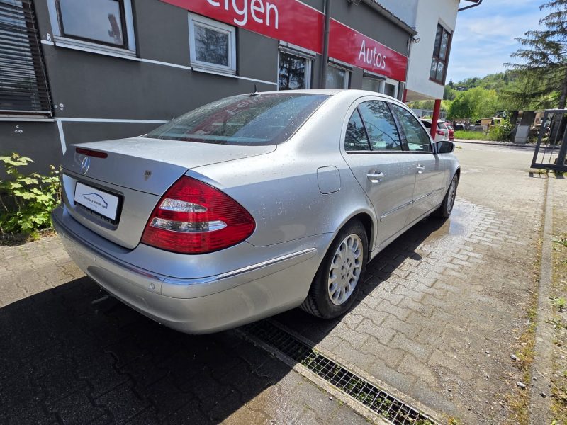 Mercedes-Benz E 240 ELEGANCE*TÜV bis 08.2027*2-Hand*