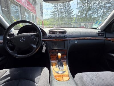 Mercedes-Benz E 240 ELEGANCE*TÜV bis 08.2027*2-Hand*